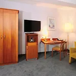 Und Restaurant Eurohof Отель Дуйсбург