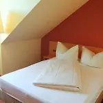 Отель Und Restaurant Eurohof 4*