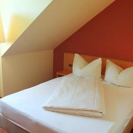 ホテル Und Restaurant Eurohof 4*
